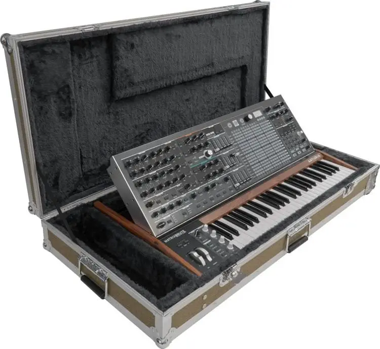 Arturia Martixbrute analog synthesizer B-stock 2 matrix brute case arturia